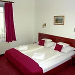 Adler 3* Budaörs